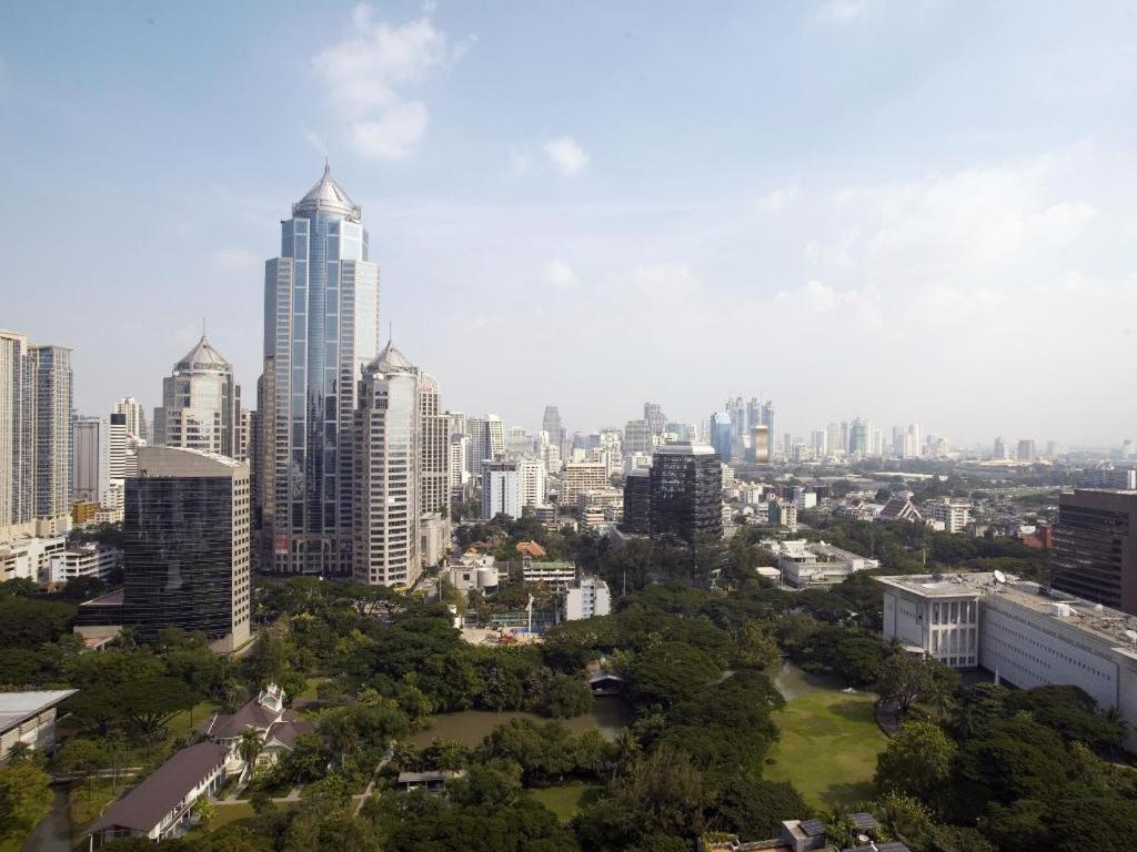 The Duchess Hotel Bangkok Exterior foto